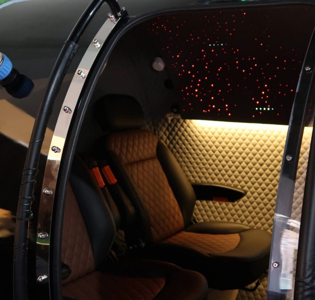 hyperbaric chamber seat